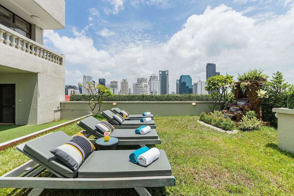 Asoke Residence Sukhumvit by UHG 69/74