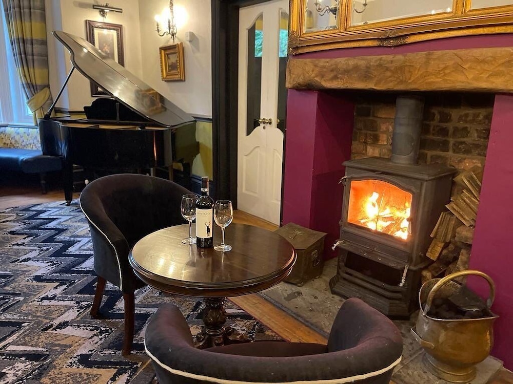 Brook Hall Hotel 50/66