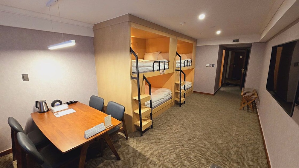 Koreana Hotel 39/64