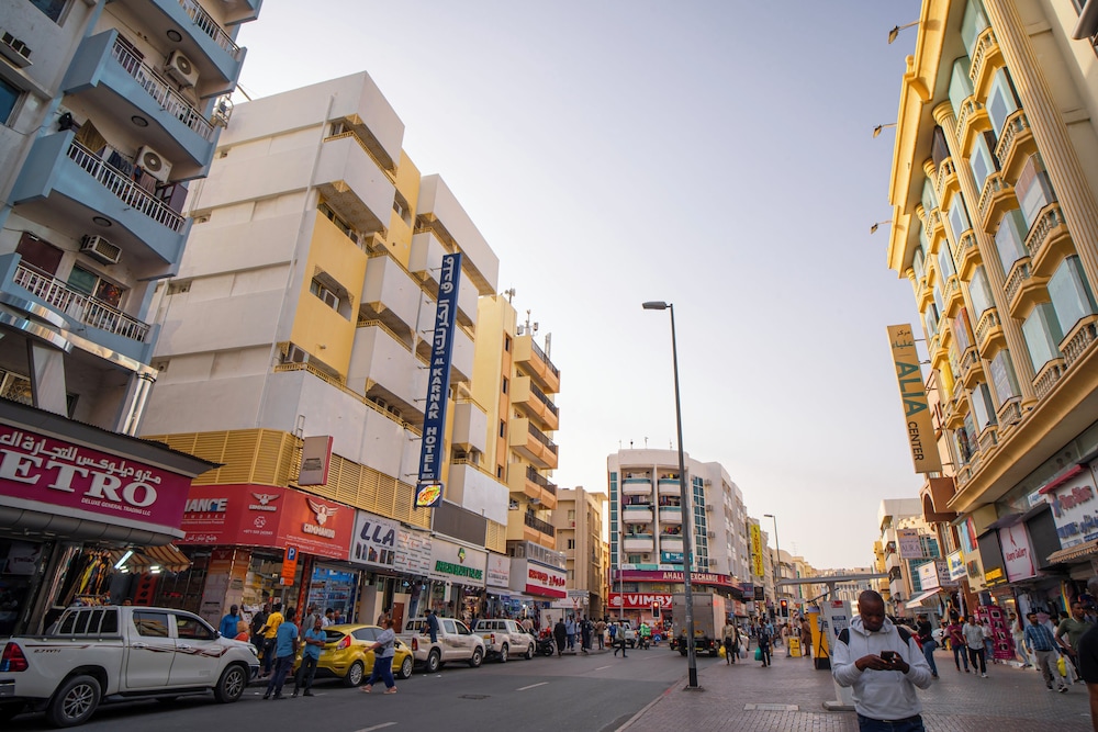 Al Sabkha Hotel 48/53