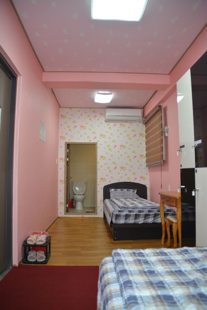 FunStay Inn Guesthouse 38/50