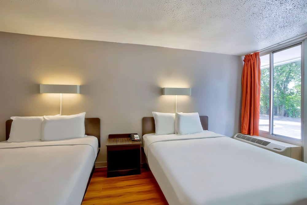 Motel6 Gainesville, FL 46/60