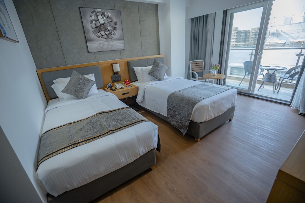 Zip by Spree Hotels Chakan 19/50
