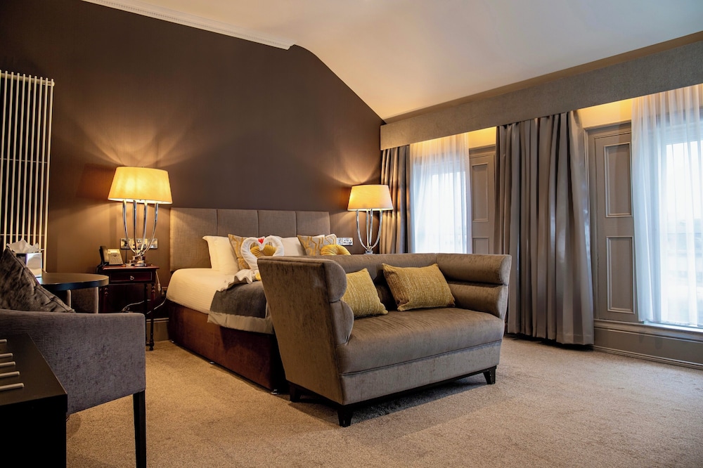 The Enniskillen Hotel 27/47
