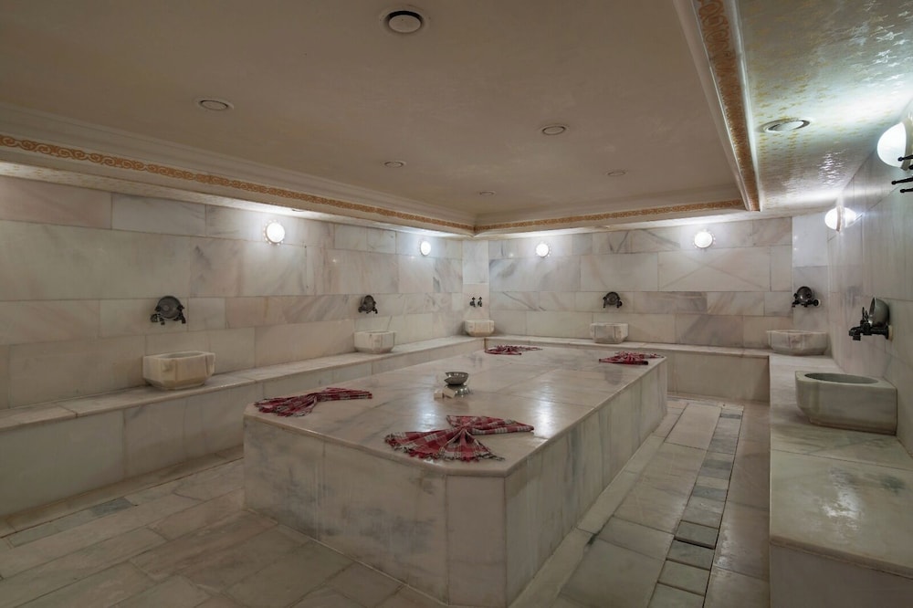 Larissa Inn 14/50
