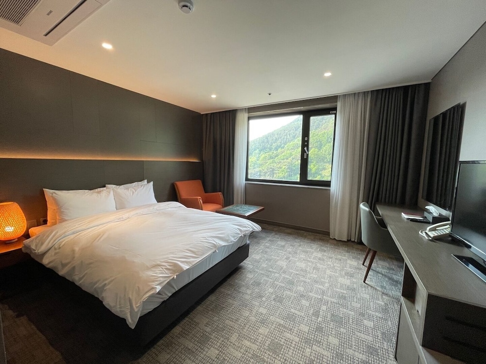 STANDARD, DOUBLE BED