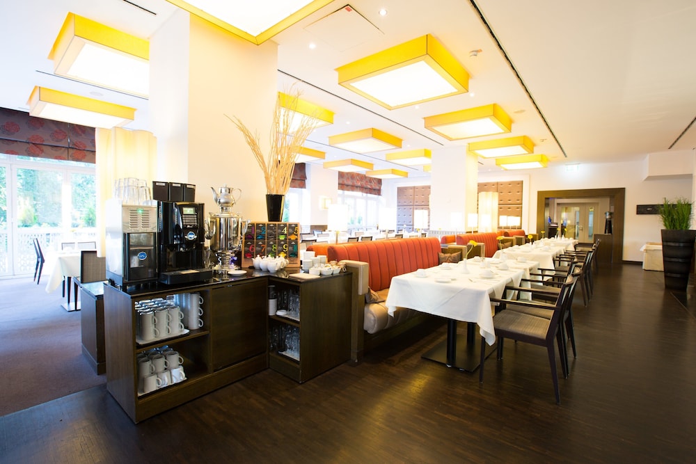Garner Hotel Essen - Handelshof by IHG 60/85
