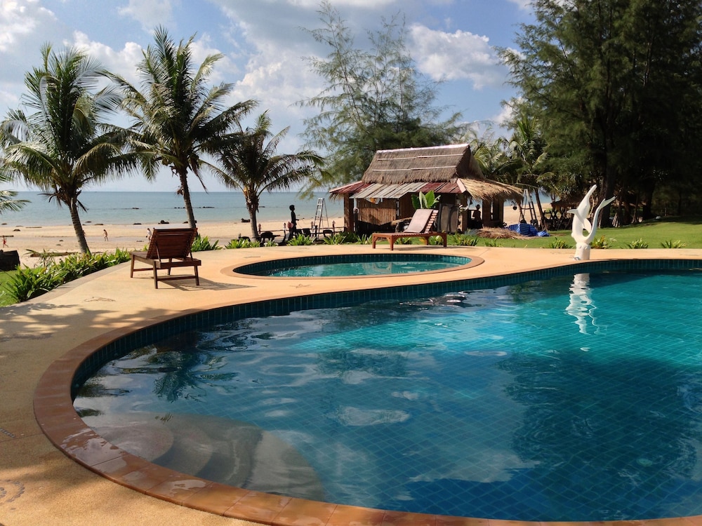 Good Days Lanta Chalet Resort 7/62