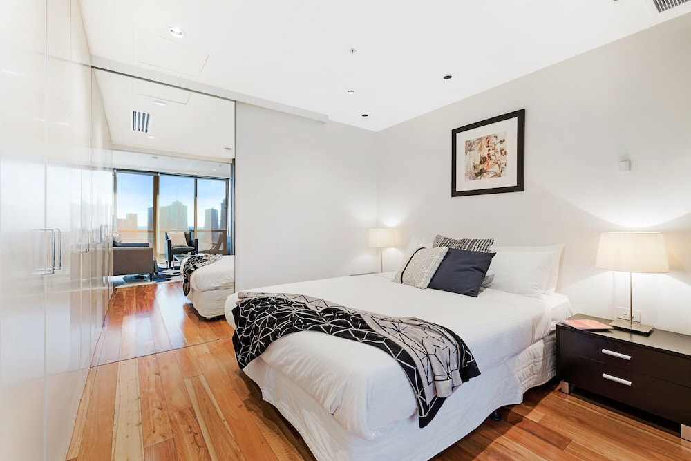 1 BEDROOM, PREMIER, APARTMENT, BALCONY