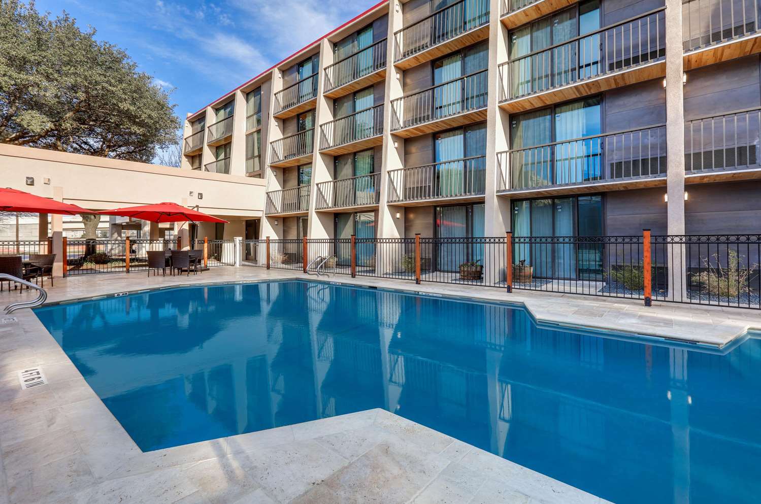 Ramada By Wyndham Austin South 2/52