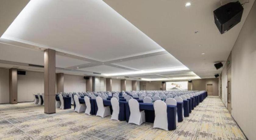 Vienna International Hotel Huangpu Develpoment Zone Branch 64/71