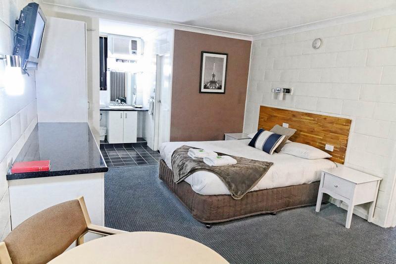 غرفة بغرفتي نوم، Plainsman Motel 2/2