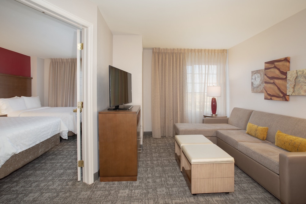STAYBRIDGE SUITES DENVER INTERNATIONAL AIRPORT 40/63