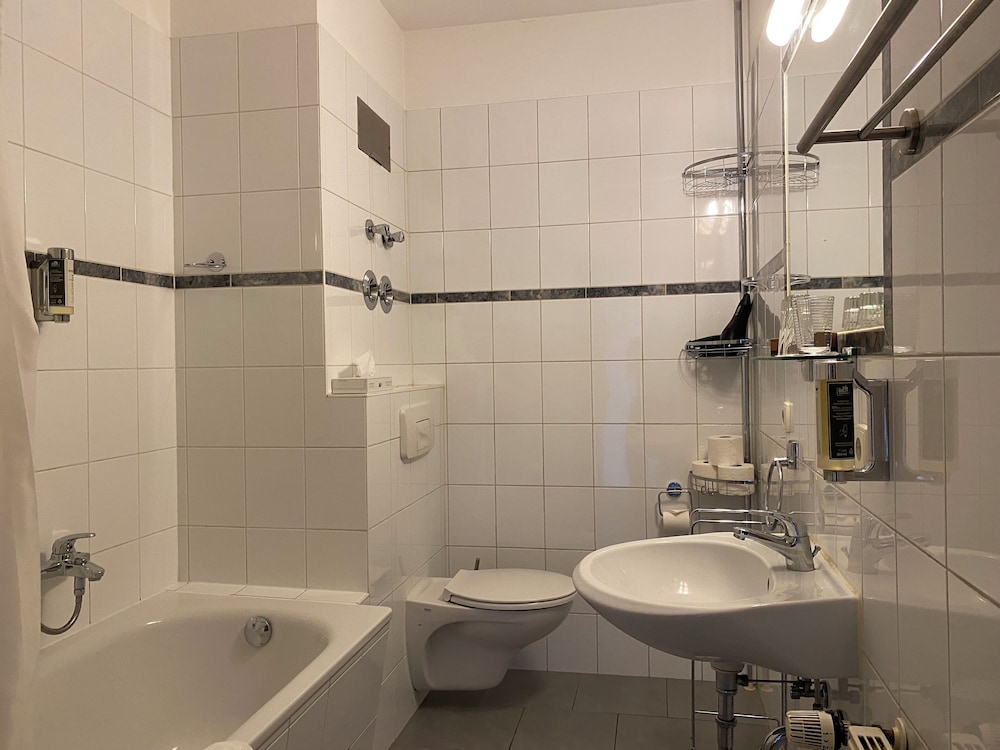 Jahrhunderthotel Leipzig 36/41