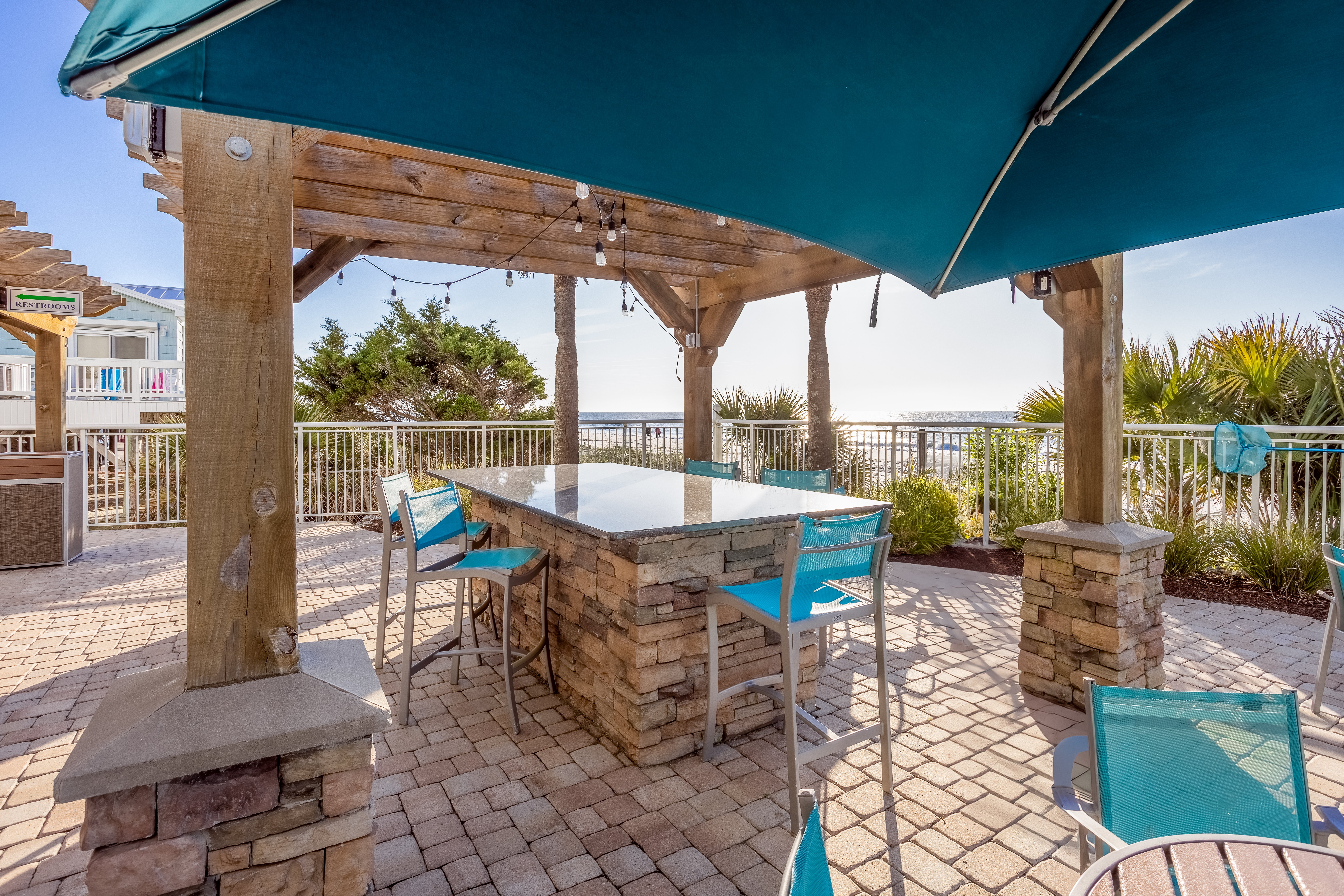 Holiday Inn Oceanfront At Surfside Beach 30/65