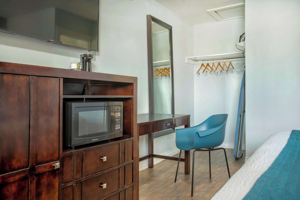Studio6 Suites Albany, OR 18/23