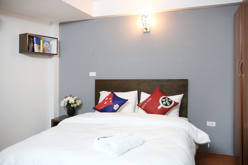 STUDIO, APARTMENT