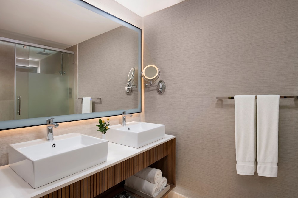 Jewel Palm Beach Resort Spa 46/48