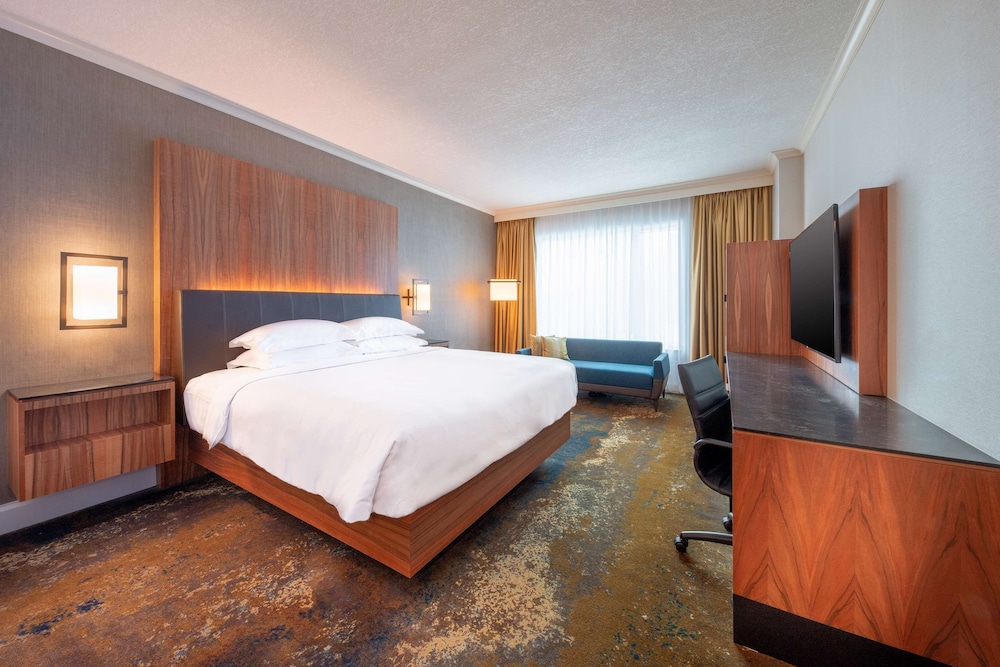 HYATT REGENCY CALGARY 12/68