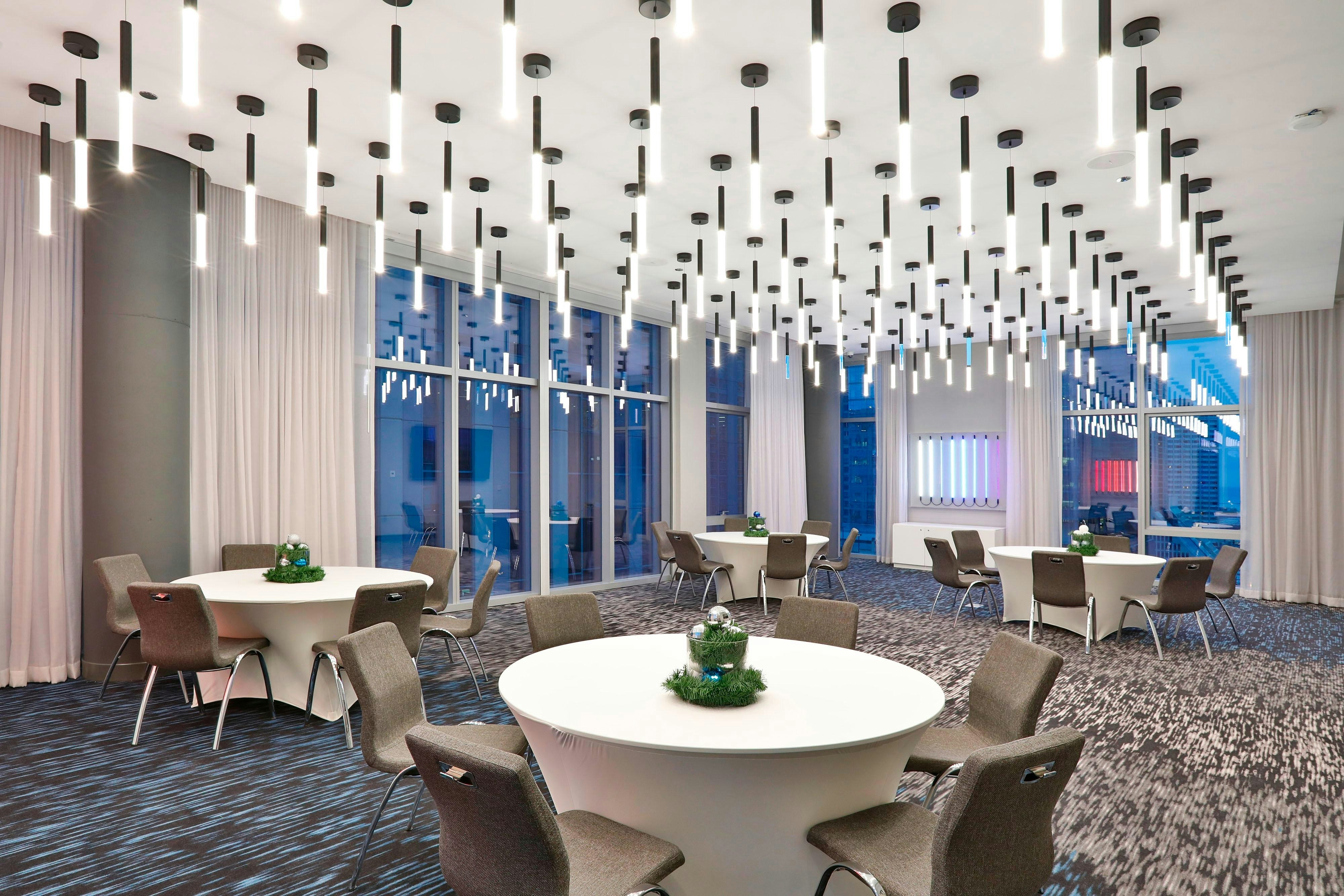 Aloft Chicago Mag Mile 47/47