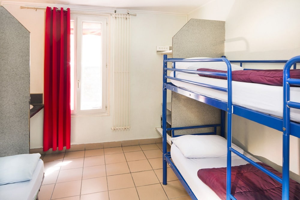 Auberge Internationale Des Jeunes 7/44