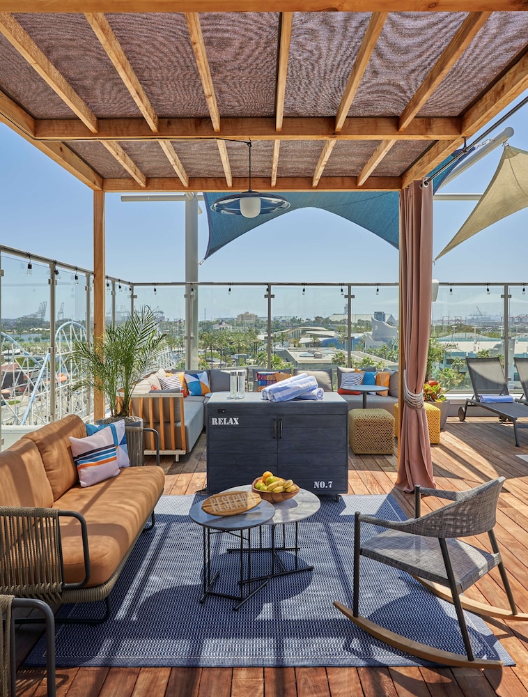 Hyatt Centric the Pike Long Beach 45/59