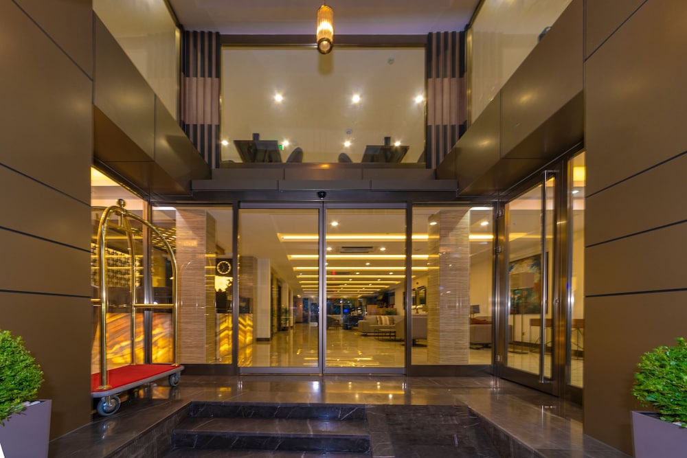 38 Hotel 5/64