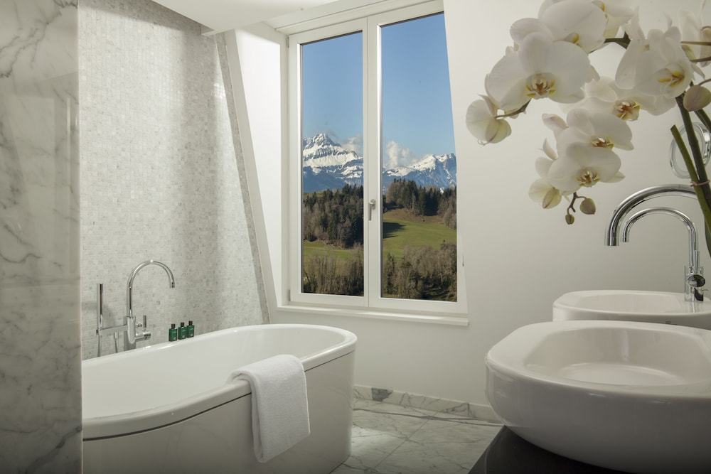 Burgenstock Hotel & Alpine Spa 89/90