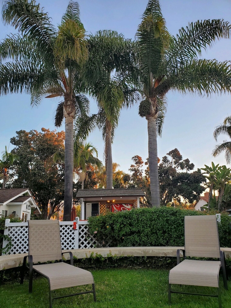Marina Beach Motel 6/67