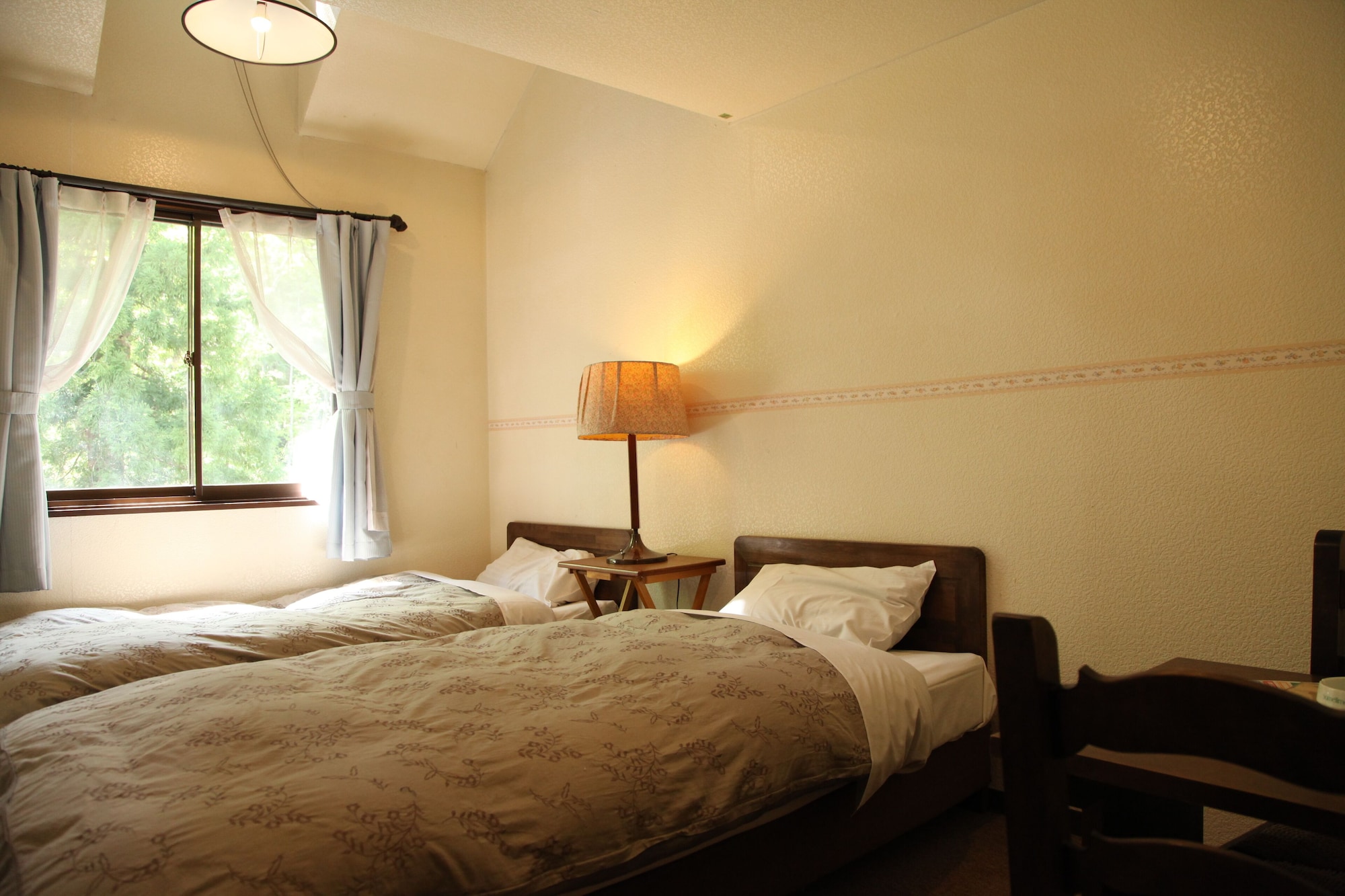 Standard, Twin Beds, Shared Bathroom