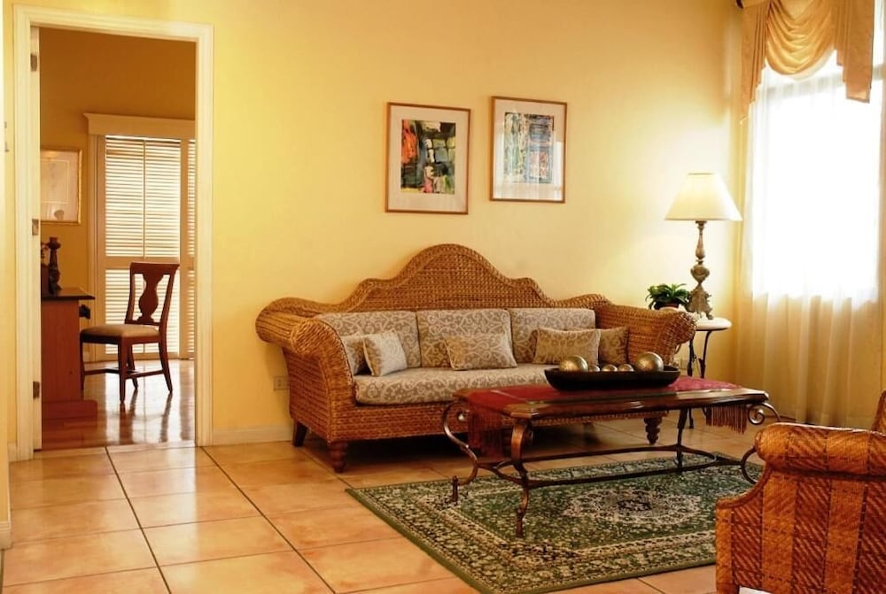 Sophia Suites Residence Hotel 24/45
