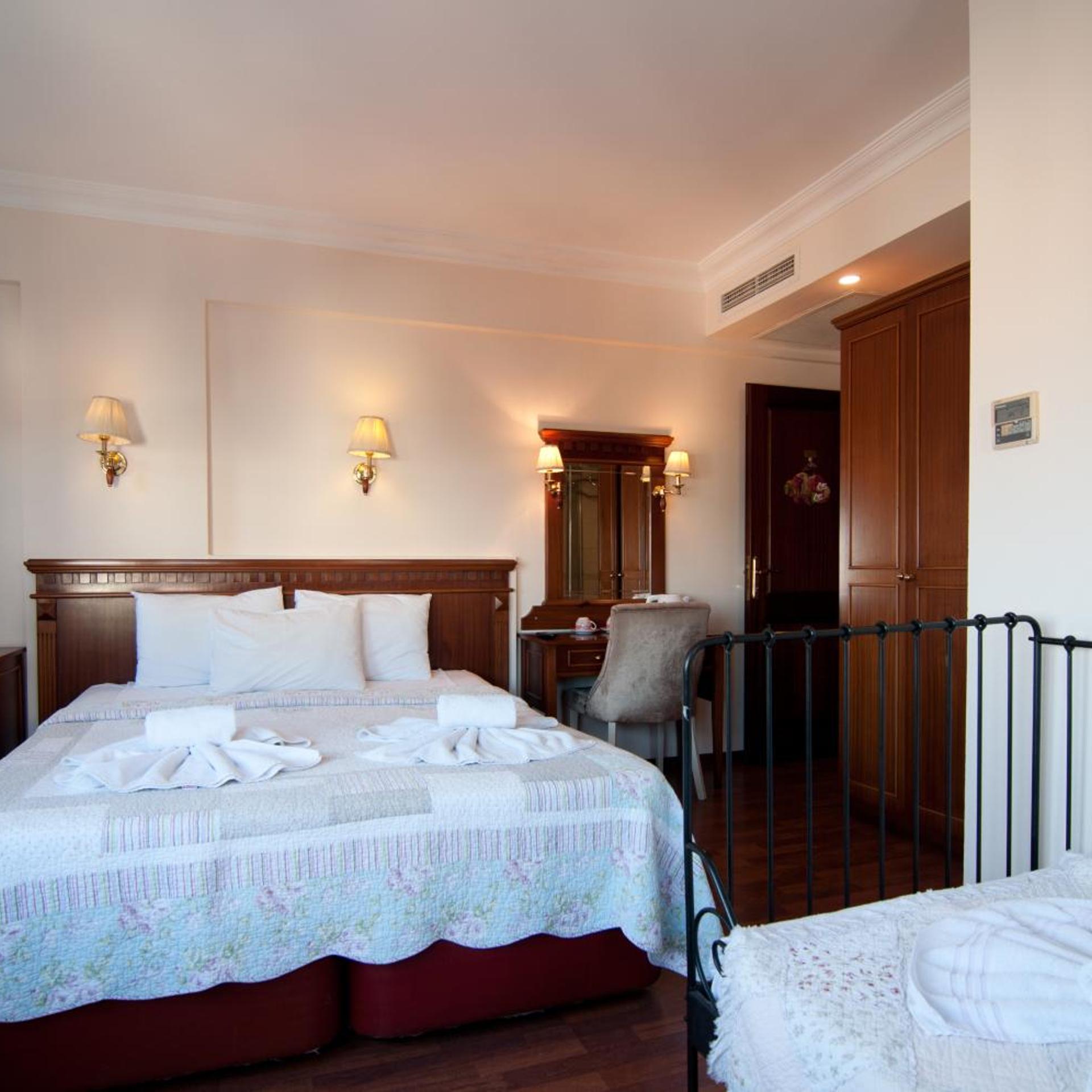 غرفة ثلاثية، Emine Sultan Hotel 10/10
