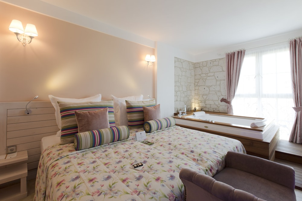 Cella Boutique Hotel 32/44