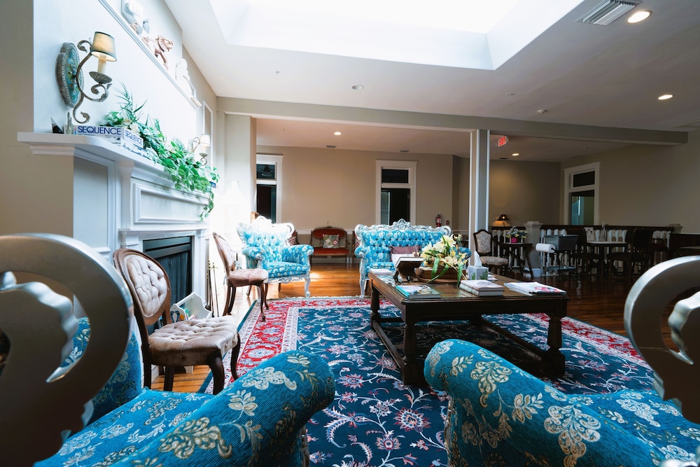 Oak Tree Hotel 66/80