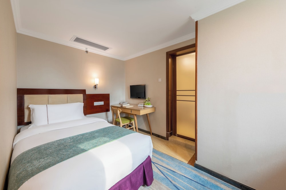 Haijun Hotel 9/50