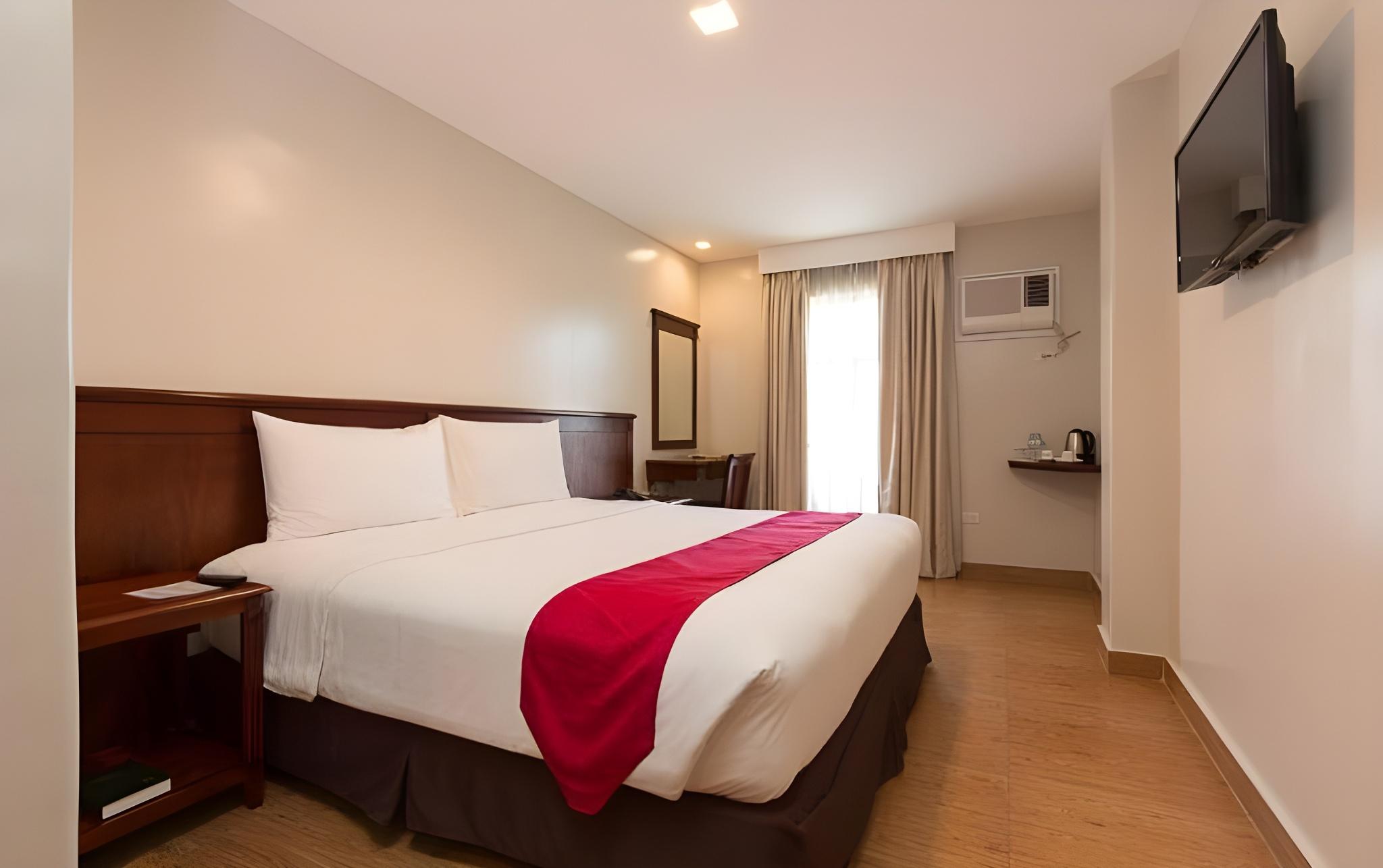 DELUXE, SUITE, KING BED
