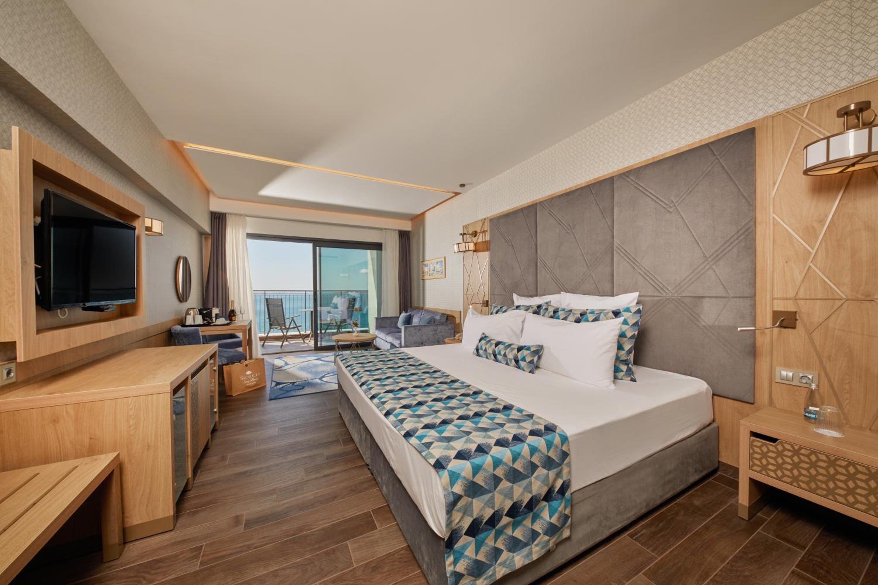 Preferred Club, Deluxe, King Bed, Sea Front