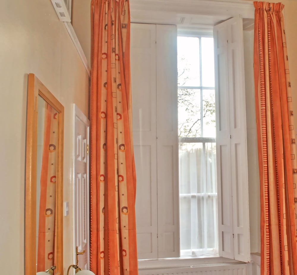 Morehampton Townhouse 2/58