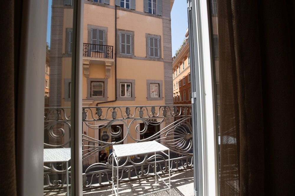 Spagna Boutique Luxury Suites 1/68