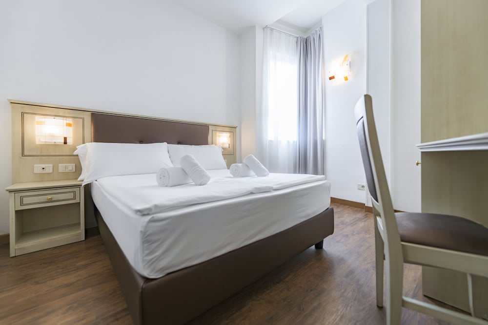 Hotel Sogno Del Benaco 19/63