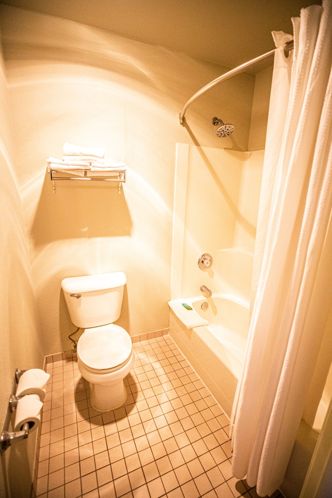 Morningglory Hotel Resort Suites 25/27