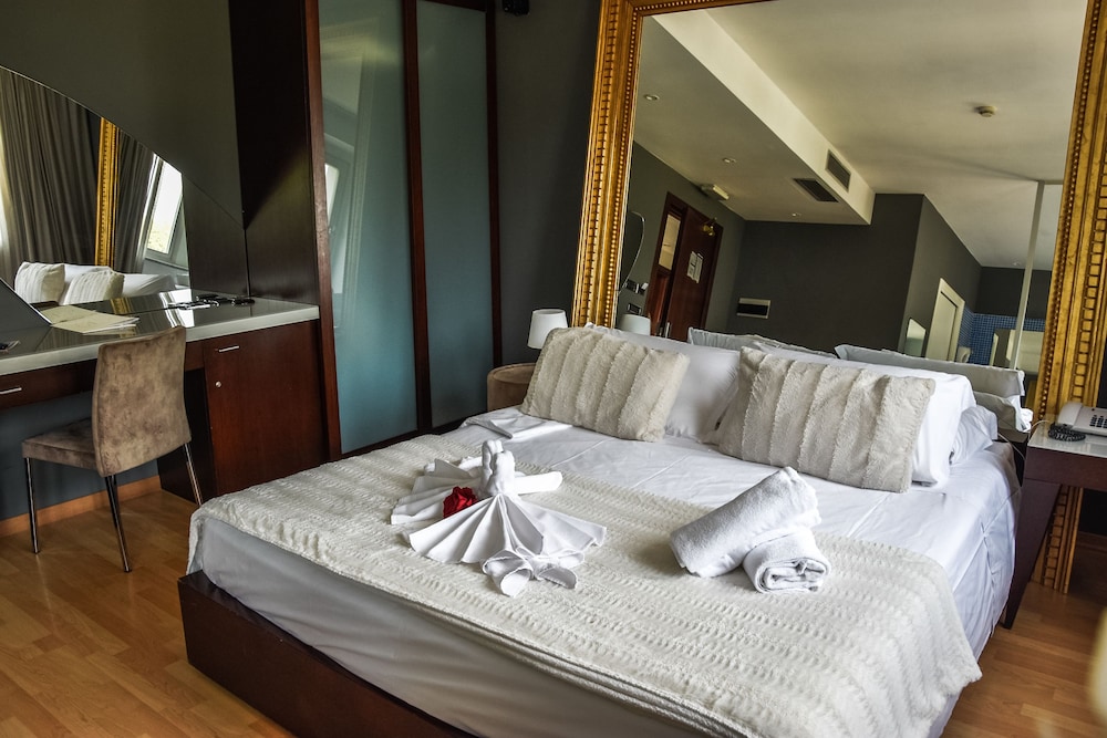 Aston Hotel 22/42