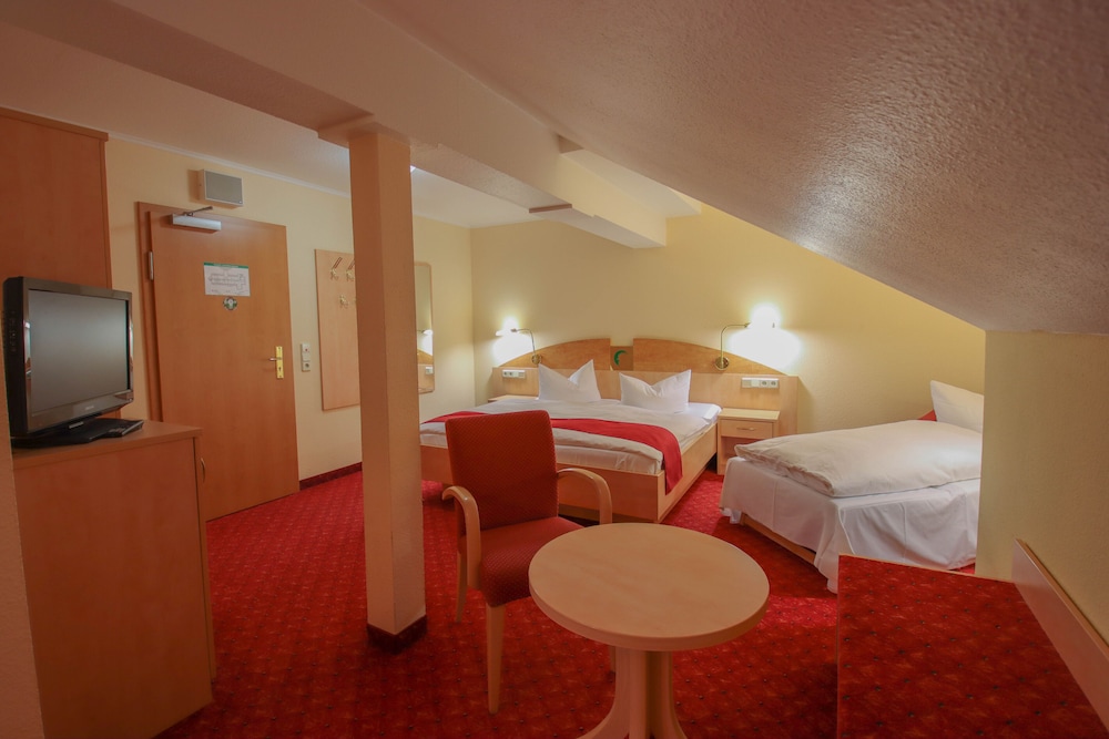 Waldhotel Roggosen 30/69