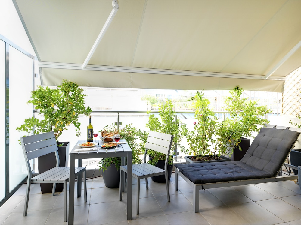 Phidias Piraeus Hotel 44/64