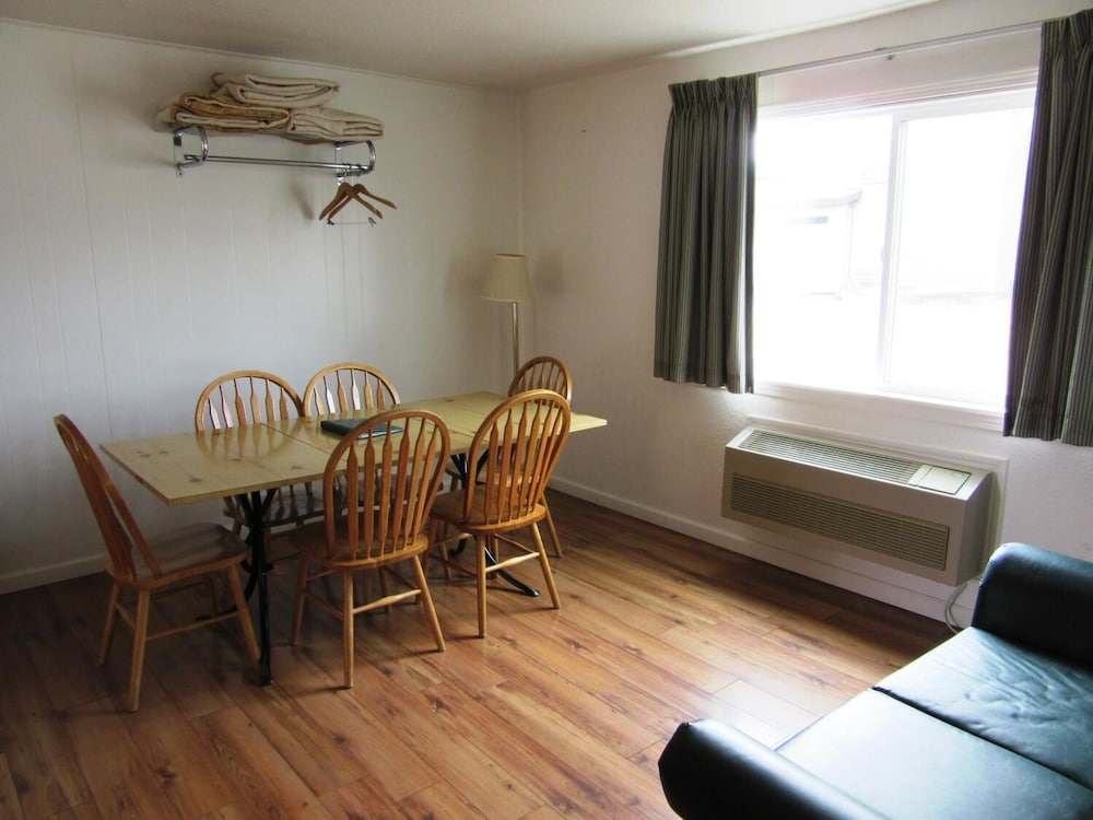 Yellowstone Country Inn 39/48