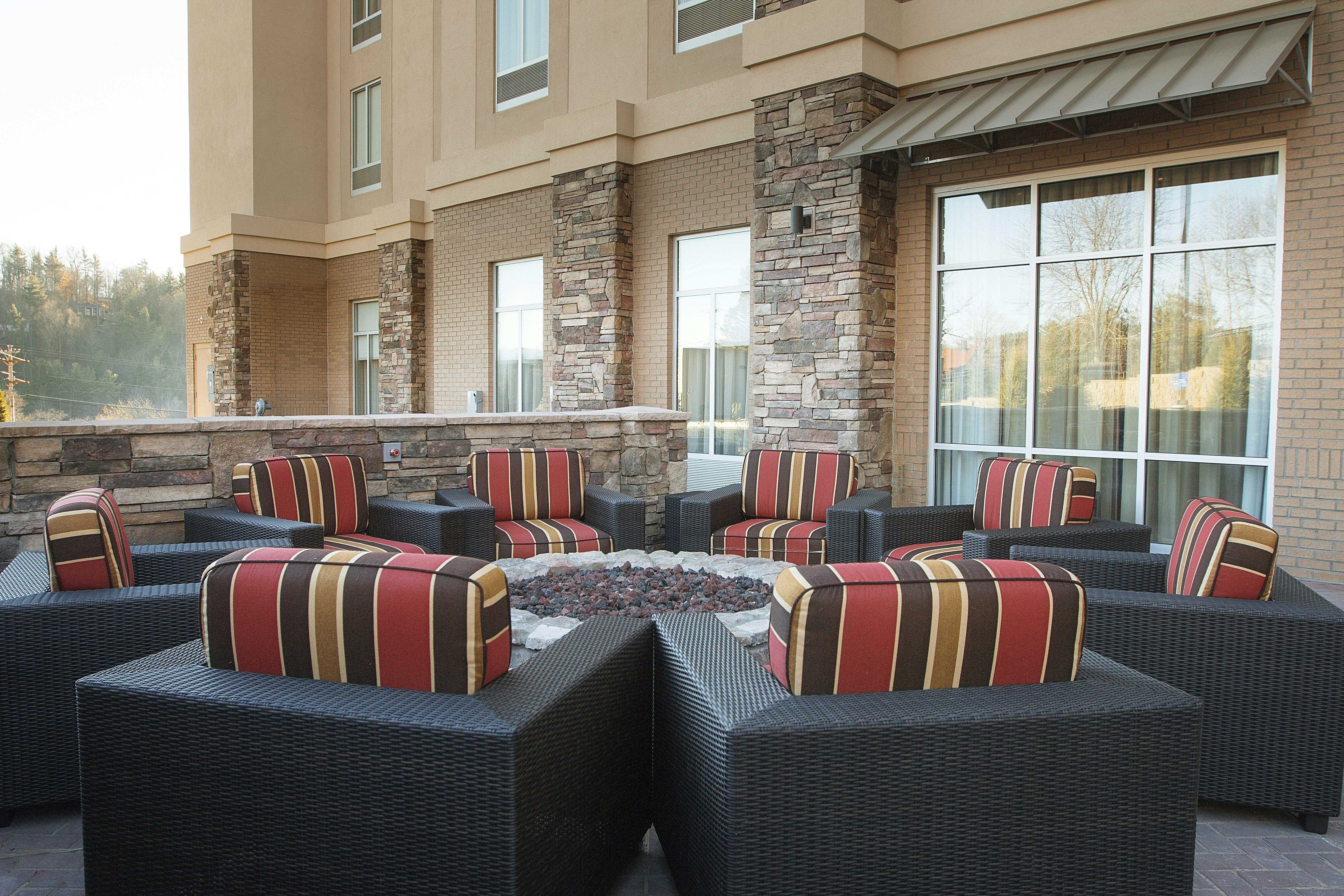 Hampton Inn & Suites Boone 35/55