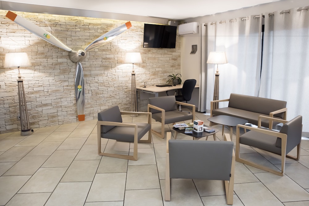Brit Hotel Figeac 33/52