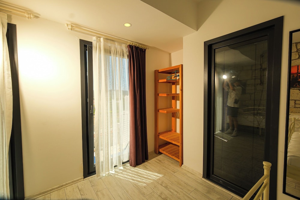 Kybele Alacati 22/50