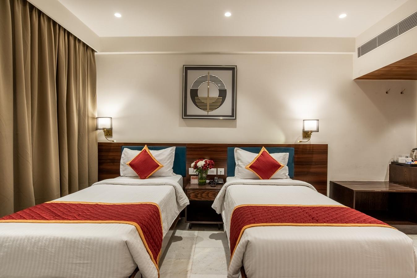 Deluxe, Double or Twin Bed