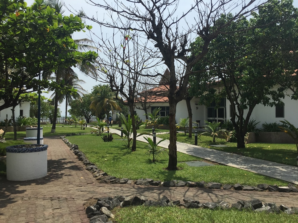 La Palm Royal Beach Hotel 63/68